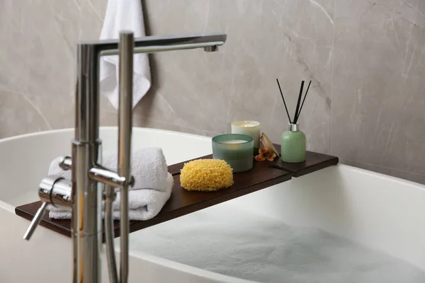 Wooden Bath Tray Candles Air Freshener Towels Sponge Tub Indoors — Foto de Stock