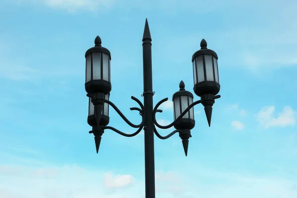 Old Fashioned Street Light Lamp Cloudy Sky — Stockfoto