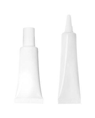 Beyaz arka planda boş kozmetik ürünleri tüpleri, kolaj. Tasarım için model