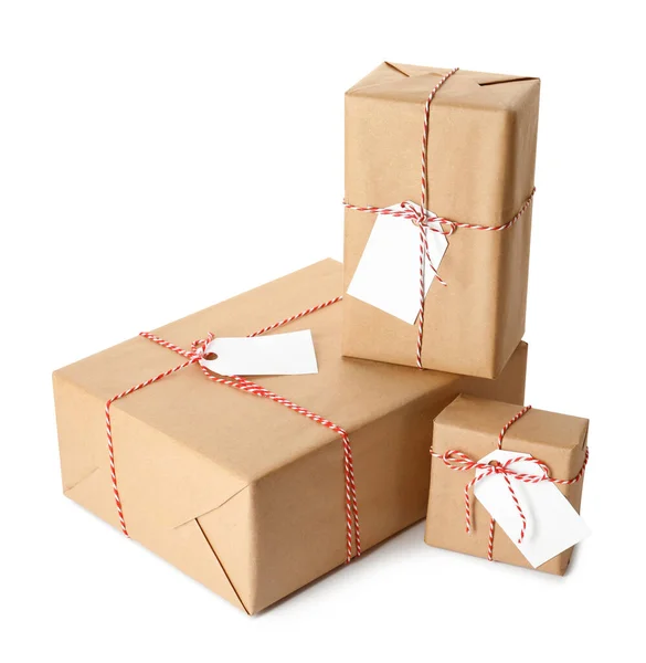 Coffrets Cadeaux Enveloppés Dans Papier Kraft Avec Des Étiquettes Sur — Photo