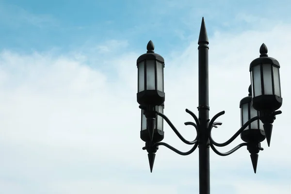 Old Fashioned Street Light Lamp Cloudy Sky — Stockfoto