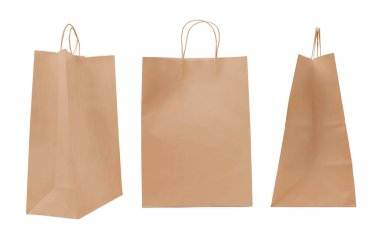 Beyaz arkaplanda kraft kağıt torbalar ile ayarla