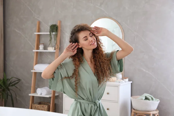 Beautiful Woman Wearing Green Silk Robe Bathroom — Stock Photo, Image