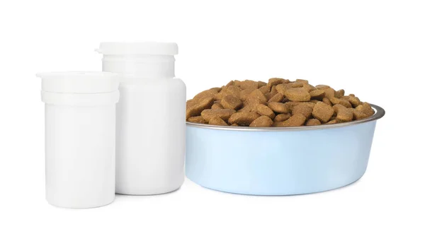 Száraz Kisállat Eledel Etető Tál Üvegek Vitamin Tabletták Fehér Alapon — Stock Fotó