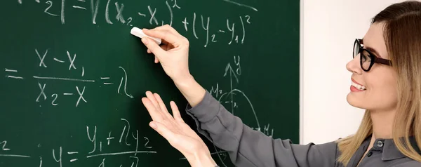 Happy Teacher Writing Chalkboard Classroom Banner Design — Stock Photo, Image