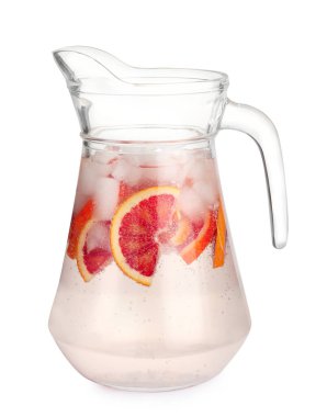 Sicilya portakalı ve beyaz sürahide buzlu nefis bir içecek.