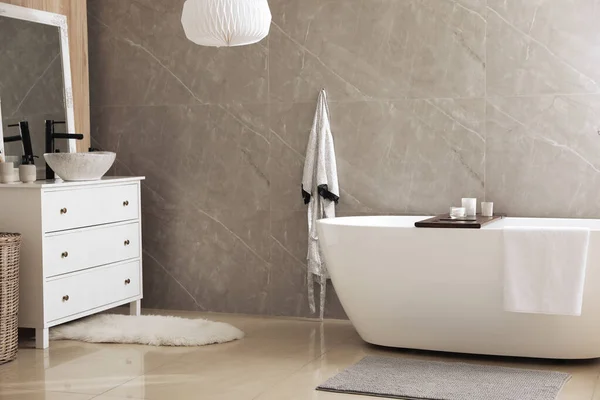 Baignoire Blanche Moderne Commode Avec Lavabo Dans Salle Bain Design — Photo