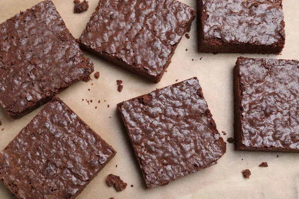 Νόστιμα Σοκολατένια Brownies Λαδόκολλα Top View — Φωτογραφία Αρχείου