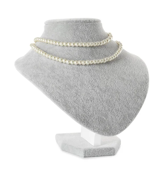 白色背景珠宝胸围上的时髦珍珠项链 — 图库照片