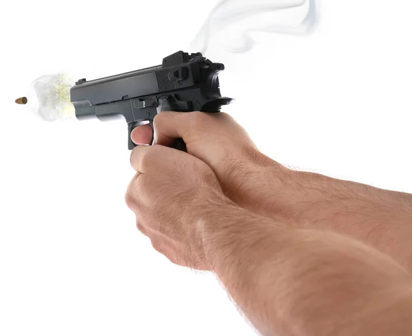 Άντρας Πυροβολεί Από Όπλο Λευκό Φόντο Κοντινό Πλάνο — Φωτογραφία Αρχείου