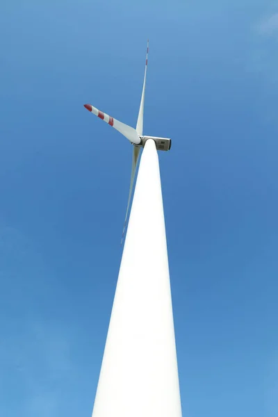 Modern Wind Turbine Blue Sky Low Angle View Alternative Energy — Fotografia de Stock