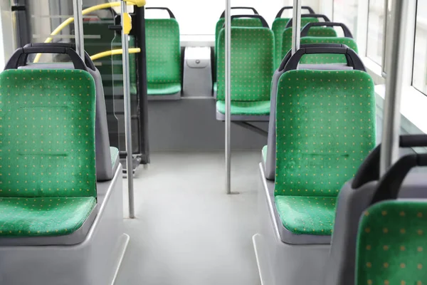 Interior Del Transporte Público Con Cómodos Asientos Verdes —  Fotos de Stock