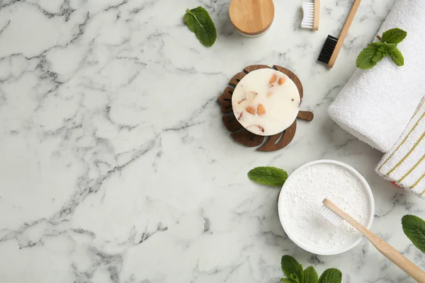 Flat Lay Composition Tooth Powder Brushes White Marble Table Space — Foto de Stock