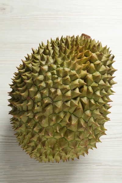 Dojrzały Durian Białym Drewnianym Stole Widok Góry — Zdjęcie stockowe