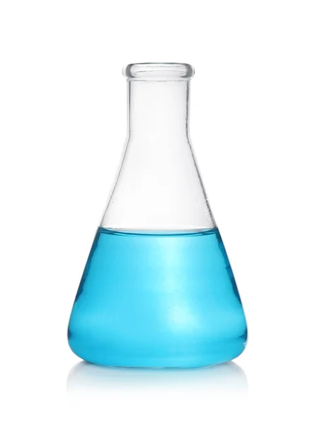 Frasco Laboratório Com Líquido Azul Claro Isolado Sobre Branco — Fotografia de Stock