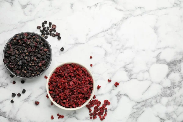 Dried Red Black Currant Berries White Marble Table Flat Lay — Fotografia de Stock