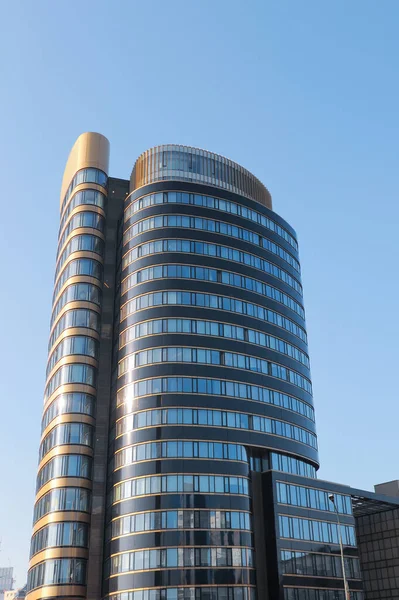 Vista Ángulo Bajo Del Edificio Moderno Día Soleado — Foto de Stock