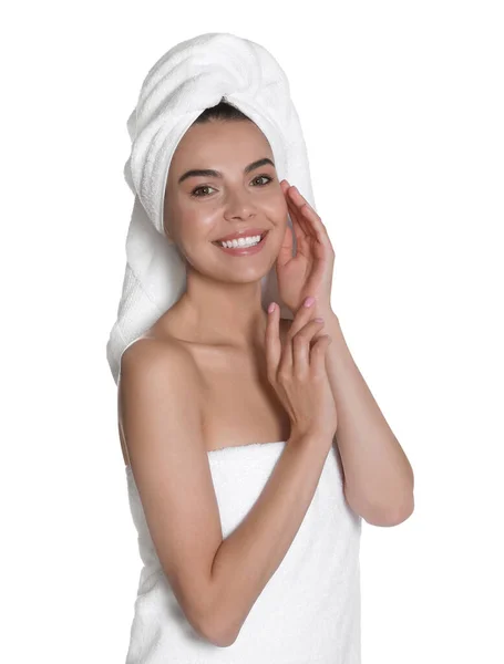Bella Giovane Donna Con Asciugamani Sfondo Bianco — Foto Stock