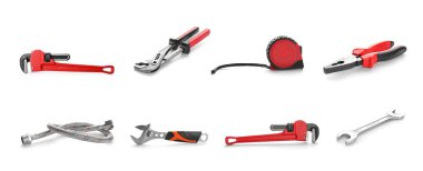 Beyaz arka planda tesisat aletleri ve malzemelerle donatılmış. Pankart tasarımı