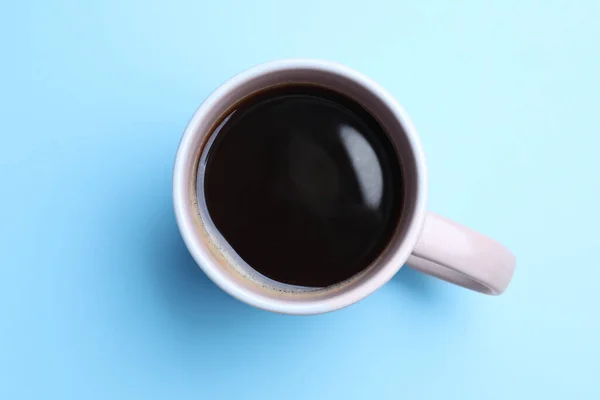 Frischer Aromatischer Kaffee Becher Auf Hellblauem Hintergrund Ansicht Von Oben — Stockfoto