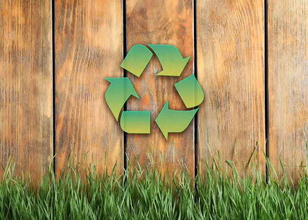 Groen Gras Illustratie Van Recycling Symbool Houten Hek — Stockfoto