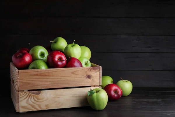 Fresh Ripe Red Green Apples Black Wooden Table Space Text — Stock Photo, Image