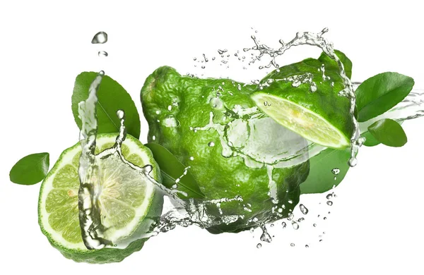 Frutas Frescas Bergamota Maduras Hojas Verdes Agua Salpicada Sobre Fondo — Foto de Stock