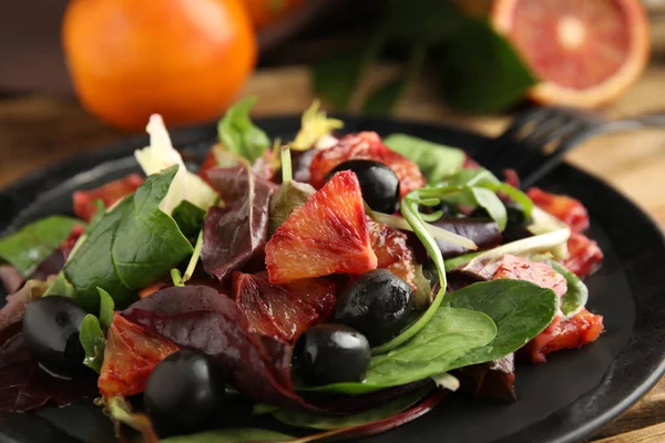 Ensalada Deliciosa Con Naranja Siciliana Plato Primer Plano — Foto de Stock