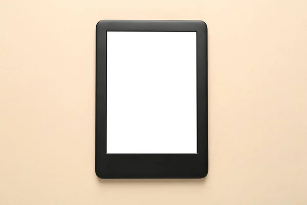 Modern Book Reader Blank Screen Beige Background Top View — Stock Photo, Image