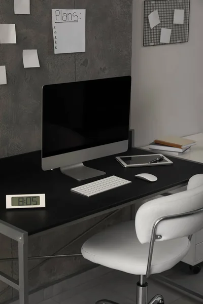 Stylish Room Interior Comfortable Workplace Grey Wall — Stock Photo, Image