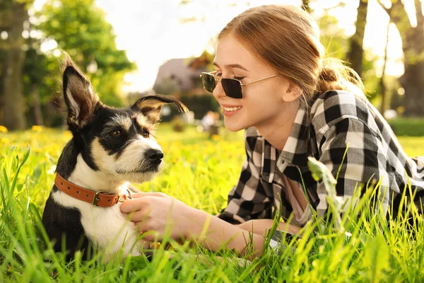 Teenage Girl Her Cute Dog Resting Green Grass Park — Stock Photo, Image