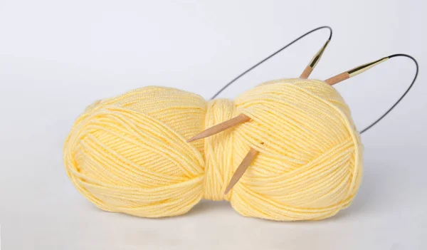 Soft Woolen Yarn Knitting Needles White Background — Stock Photo, Image