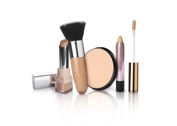 Set Med Olika Dekorativa Kosmetika Vit Bakgrund Lyxiga Makeup Produkter — Stockfoto