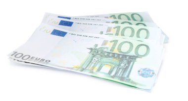Euro banknotları beyaza izole edilmiş. Para ve finans