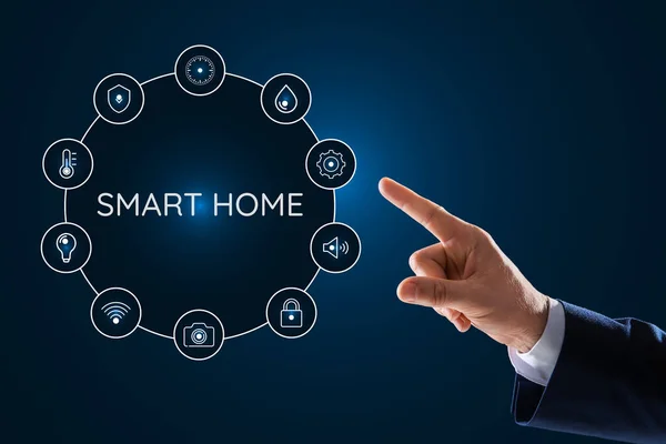 Man Folosind Ecran Digital Interfață Smart Home Fundal Albastru Închis — Fotografie, imagine de stoc