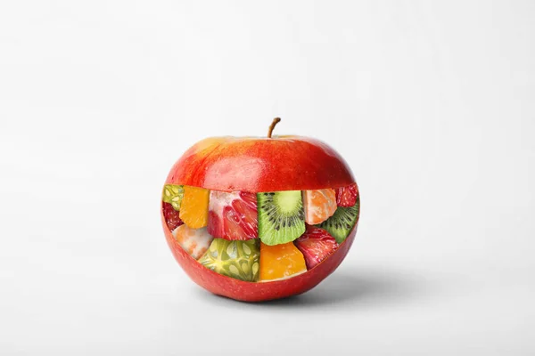 Gmo Concept Fresh Ripe Apple Pieces Different Fruits — Stock Photo, Image