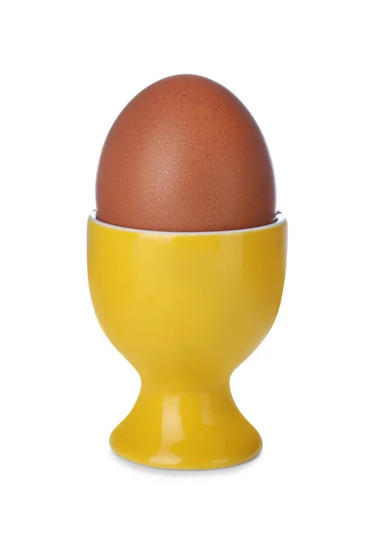 白に単離されたゆで卵を持つカップ — ストック写真