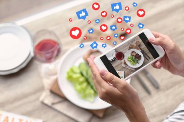 Blogger alarak fotoğraf gıda ile hareket eden telefon, portre