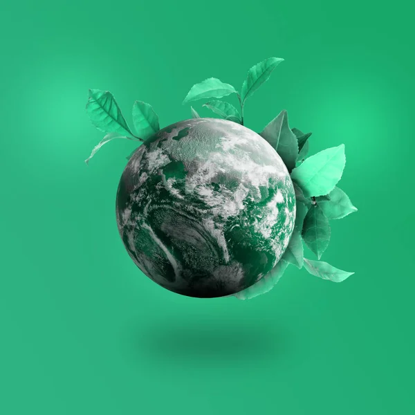 Recycling Concept Earth Planet Leaves Color Background — Zdjęcie stockowe