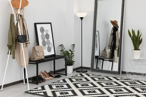 Stylish Hallway Room Interior Bench Shoes Clothes Rack Floor Mirror — ストック写真