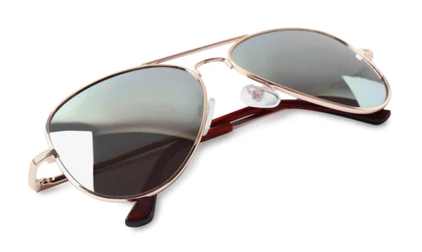 Yeni Moda Havacı Güneş Gözlükleri Beyaza Izole Edilmiş — Stok fotoğraf