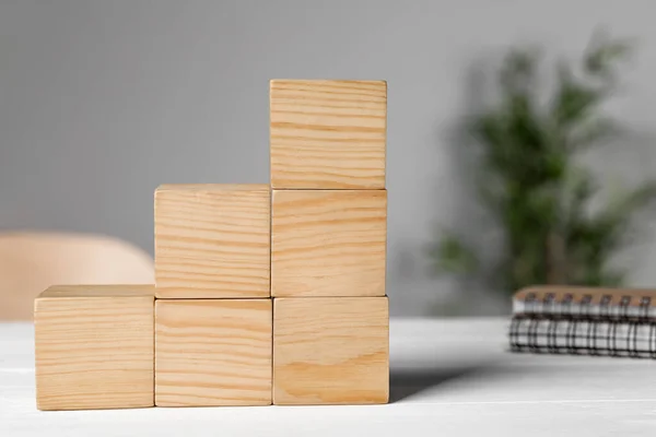 Деревянные Кубики Белом Столе Концепция Управления — стоковое фото