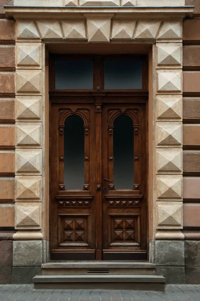 Vista Edifício Com Porta Madeira Vintage Desenho Exterior — Fotografia de Stock