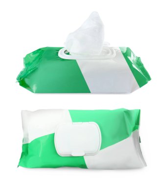 Beyaz arkaplanda ıslak mendil paketleri, kolaj