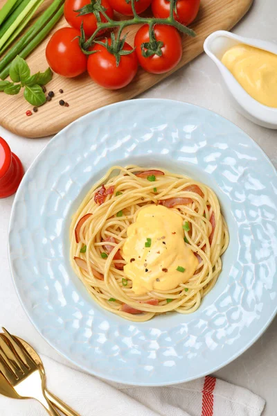 Delicious Spaghetti Meat Cheese Sauce Served Light Grey Table Flat — Stock Photo, Image