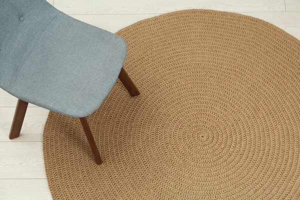Stilvoller Grauer Stuhl Auf Dem Boden Über Der Ansicht Raum — Stockfoto