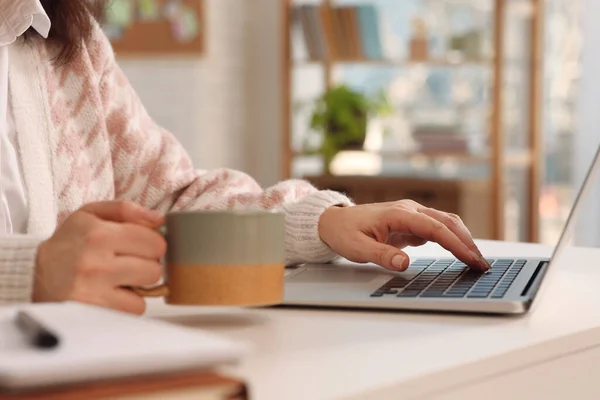 Woman Modern Laptop Cup Tea Learning Home Closeup — Fotografia de Stock