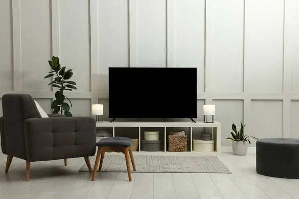 Dolapta Modern Televizyon Güzel Bitkileri Kapalı Koltuklar Tasarım — Stok fotoğraf