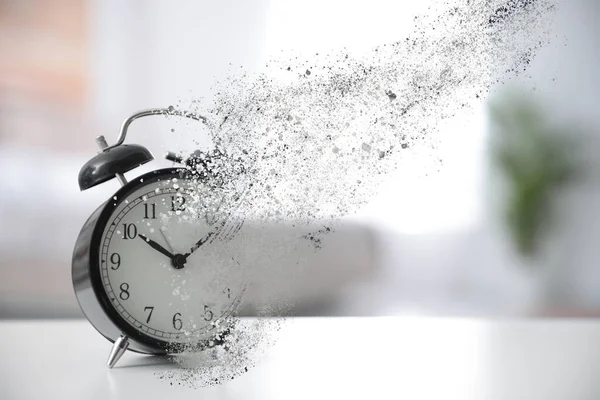 Time Running Out Black Alarm Clock Vanishing Table Room — Φωτογραφία Αρχείου