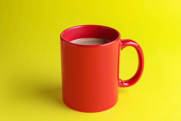 Red Mug Freshly Brewed Hot Coffee Yellow Background — Fotografia de Stock